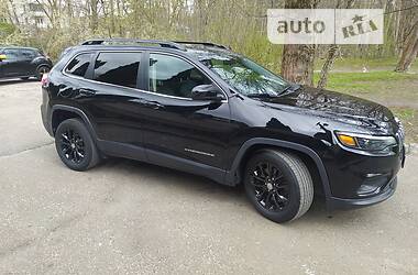 Позашляховик / Кросовер Jeep Cherokee 2018 в 