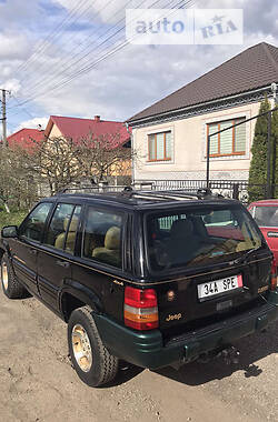 Внедорожник / Кроссовер Jeep Cherokee 1998 в Иршаве