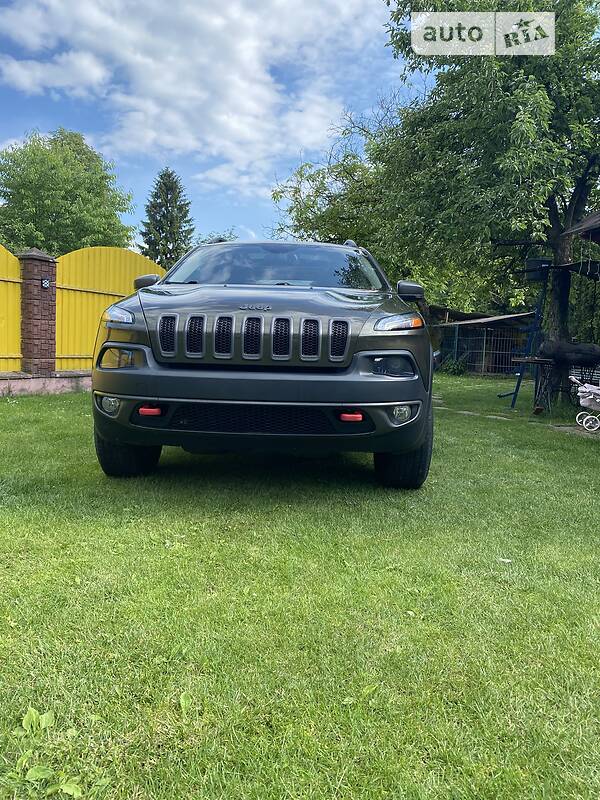 Позашляховик / Кросовер Jeep Cherokee 2015 в Дрогобичі