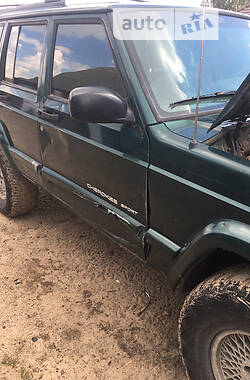 Внедорожник / Кроссовер Jeep Cherokee 2000 в Вараше