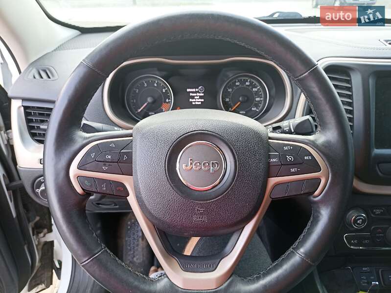 Позашляховик / Кросовер Jeep Cherokee 2014 в Ужгороді