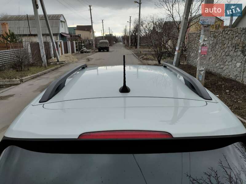 Внедорожник / Кроссовер Jeep Cherokee 2015 в Запорожье