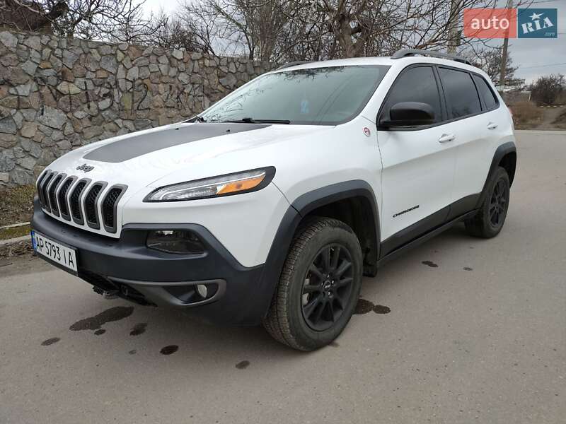 Внедорожник / Кроссовер Jeep Cherokee 2015 в Запорожье