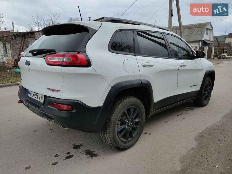 Внедорожник / Кроссовер Jeep Cherokee 2015 в Запорожье