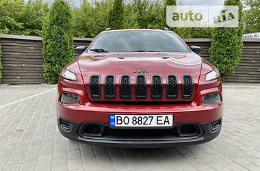Внедорожник / Кроссовер Jeep Cherokee 2016 в 