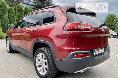 Внедорожник / Кроссовер Jeep Cherokee 2016 в 