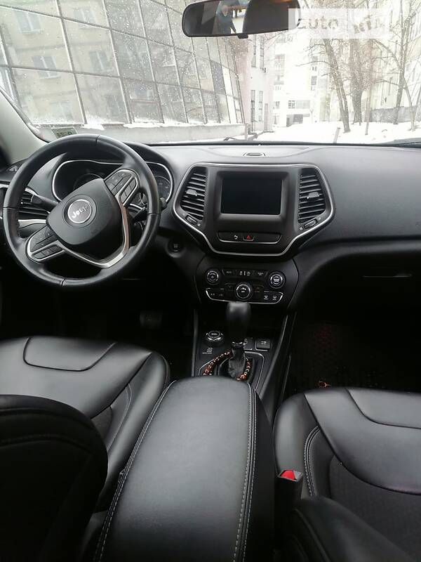 Позашляховик / Кросовер Jeep Cherokee 2019 в Сумах