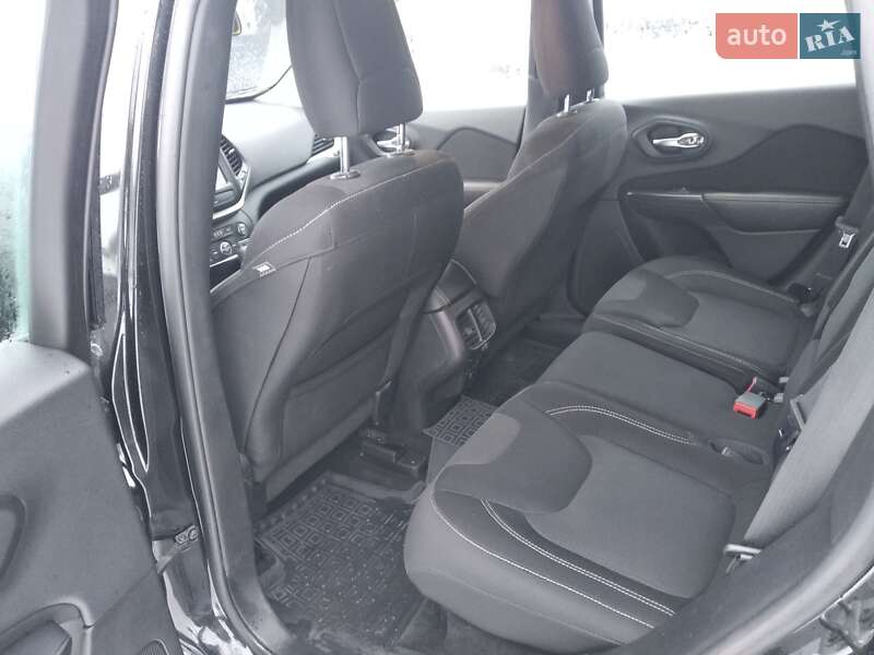 Позашляховик / Кросовер Jeep Cherokee 2015 в Луцьку