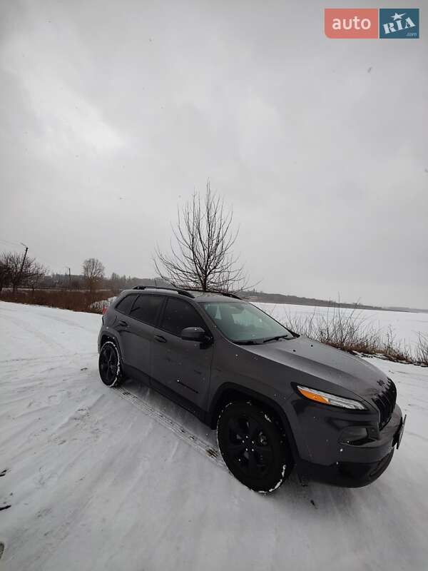 Внедорожник / Кроссовер Jeep Cherokee 2017 в Киеве