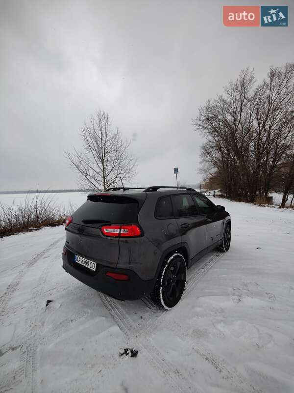 Внедорожник / Кроссовер Jeep Cherokee 2017 в Киеве