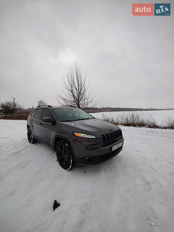 Внедорожник / Кроссовер Jeep Cherokee 2017 в Киеве