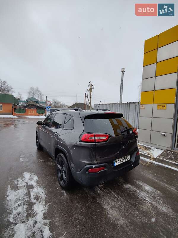 Внедорожник / Кроссовер Jeep Cherokee 2017 в Киеве