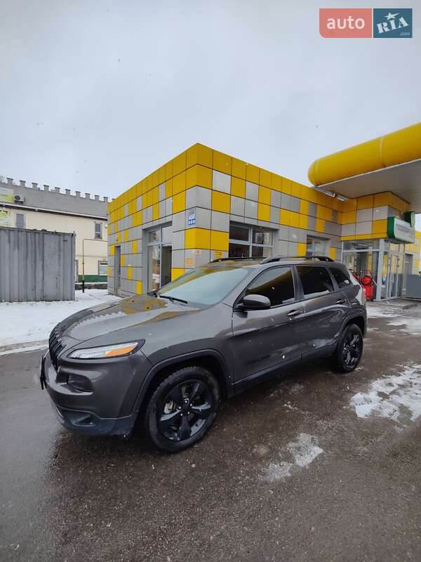 Внедорожник / Кроссовер Jeep Cherokee 2017 в Киеве