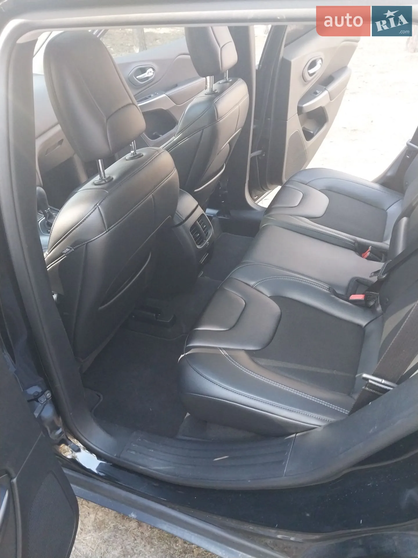 2019 Jeep Cherokee - мініатюра 11