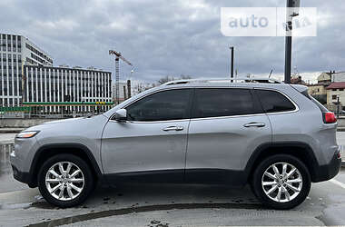 Внедорожник / Кроссовер Jeep Cherokee 2016 в 