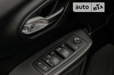 Внедорожник / Кроссовер Jeep Cherokee 2016 в 