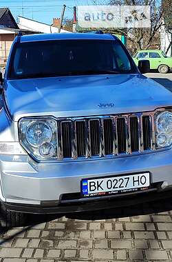 Позашляховик / Кросовер Jeep Cherokee 2008 в Турійську