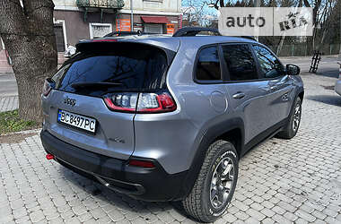 Позашляховик / Кросовер Jeep Cherokee 2019 в 