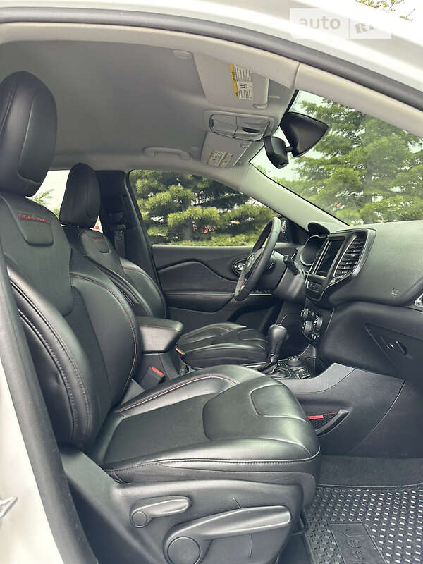 Внедорожник / Кроссовер Jeep Cherokee 2019 в Одессе