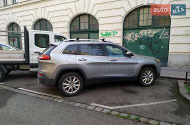 Внедорожник / Кроссовер Jeep Cherokee 2016 в Киеве