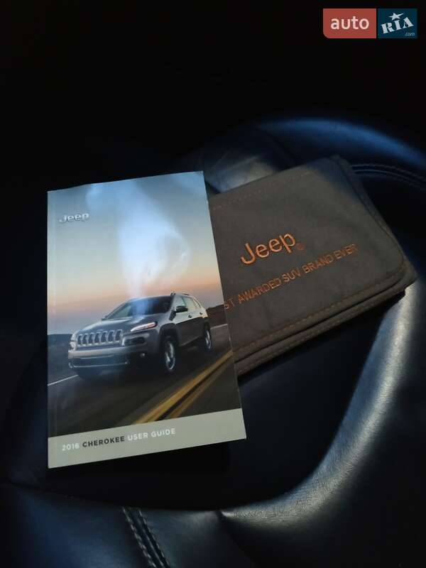 Позашляховик / Кросовер Jeep Cherokee 2016 в Києві