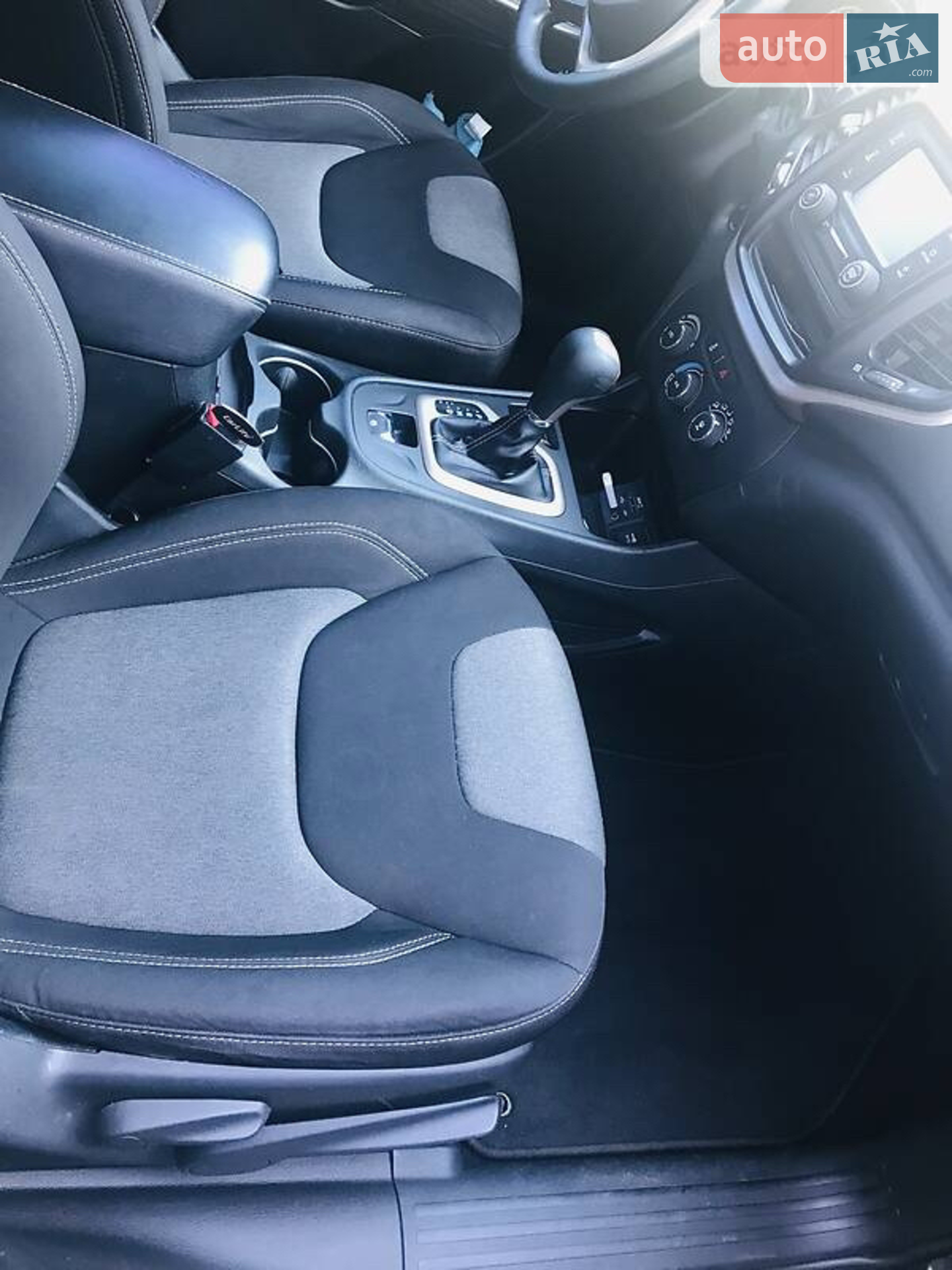 2014 Jeep Cherokee - мініатюра 8