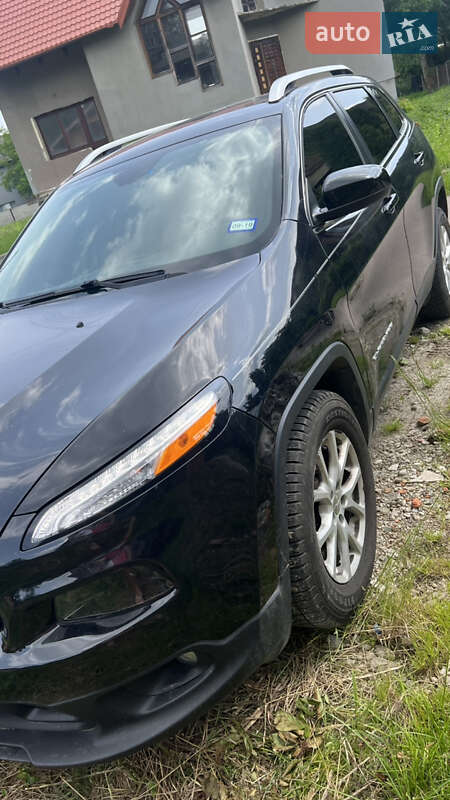 Внедорожник / Кроссовер Jeep Cherokee 2016 в Калуше