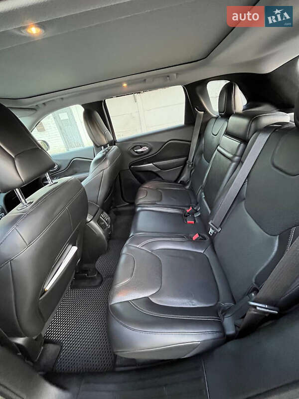 Внедорожник / Кроссовер Jeep Cherokee 2018 в Киеве