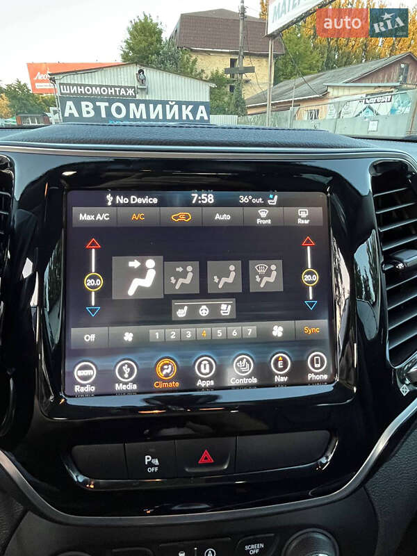 Внедорожник / Кроссовер Jeep Cherokee 2018 в Киеве