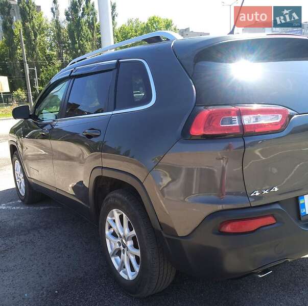 Позашляховик / Кросовер Jeep Cherokee 2015 в Івано-Франківську