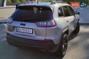 Внедорожник / Кроссовер Jeep Cherokee 2019 в 