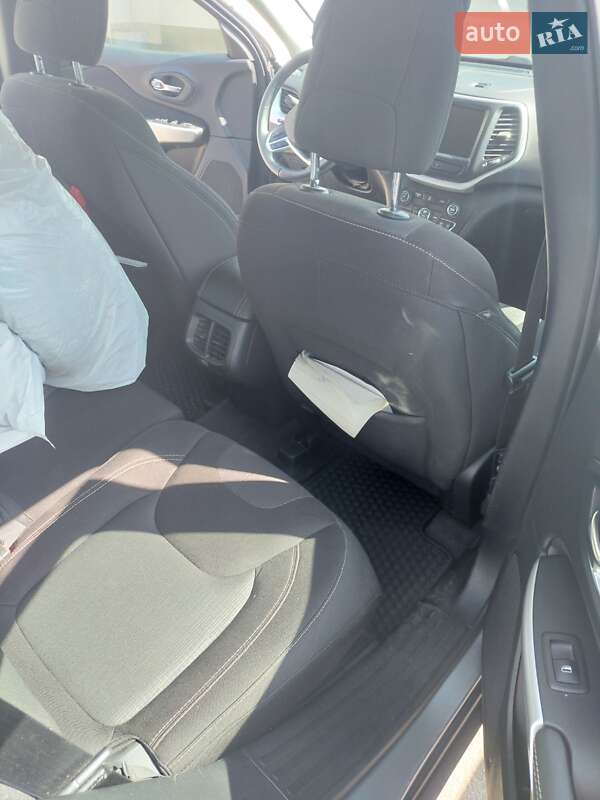 Внедорожник / Кроссовер Jeep Cherokee 2018 в Киеве фото 7 Внедорожник / Кроссовер Jeep Cherokee 2018 в Киеве