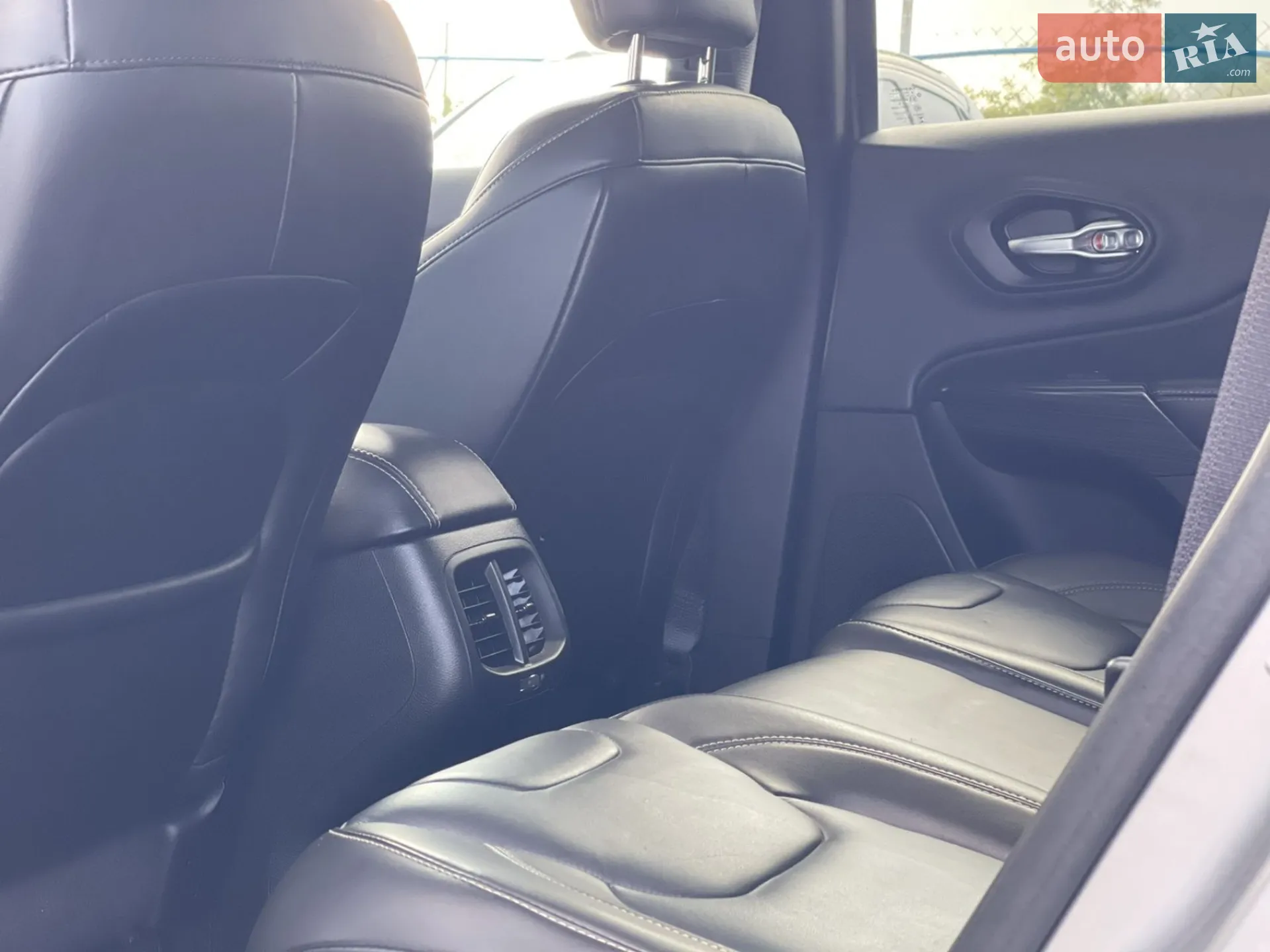 2014 Jeep Cherokee - мініатюра 20