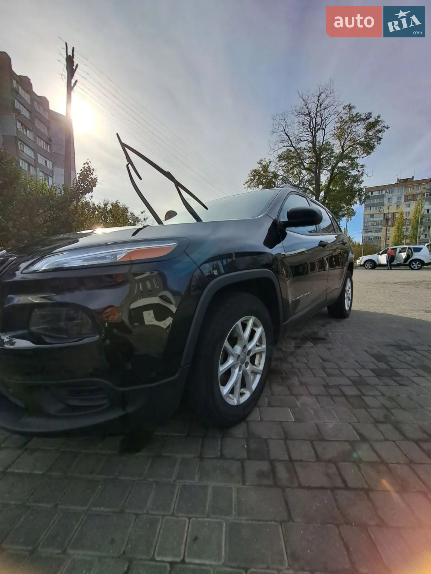 2017 Jeep Cherokee - мініатюра 2