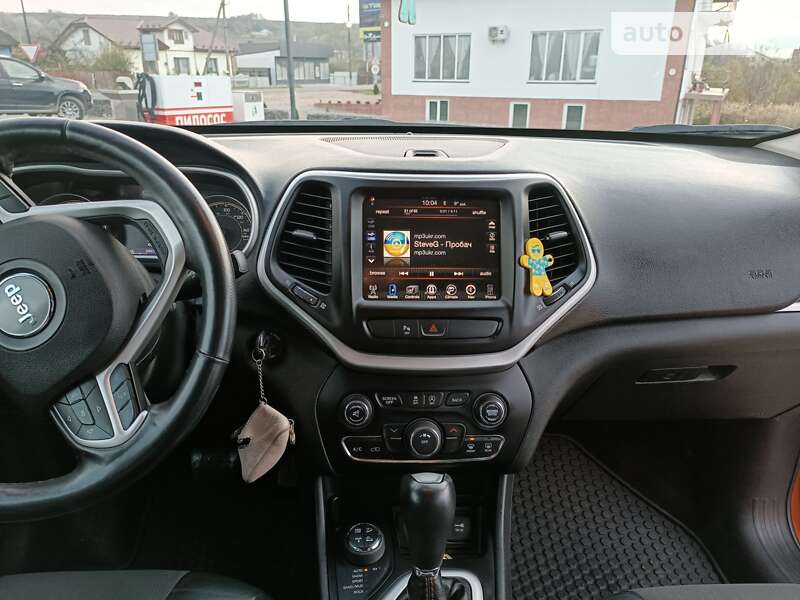 Внедорожник / Кроссовер Jeep Cherokee 2015 в Снятине