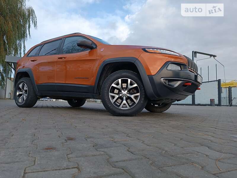 Внедорожник / Кроссовер Jeep Cherokee 2015 в Снятине