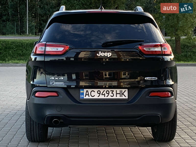 Позашляховик / Кросовер Jeep Cherokee 2015 в Ратному