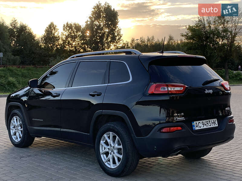 Позашляховик / Кросовер Jeep Cherokee 2015 в Ратному