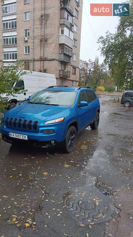 Позашляховик / Кросовер Jeep Cherokee 2017 в Києві
