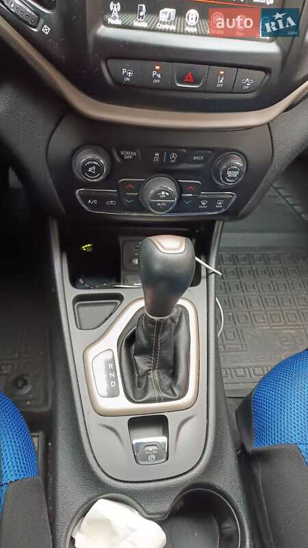 Позашляховик / Кросовер Jeep Cherokee 2017 в Києві