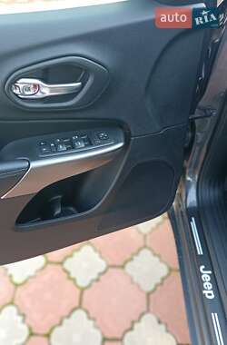Внедорожник / Кроссовер Jeep Cherokee 2019 в Хмельнике фото 10 Внедорожник / Кроссовер Jeep Cherokee 2019 в Хмельнике