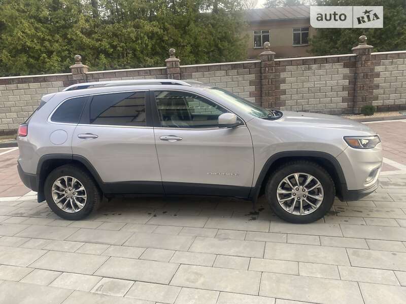 Внедорожник / Кроссовер Jeep Cherokee 2018 в Ивано-Франковске