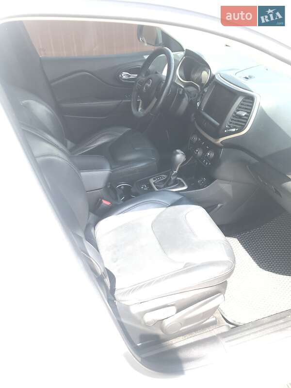 Позашляховик / Кросовер Jeep Cherokee 2015 в Одесі