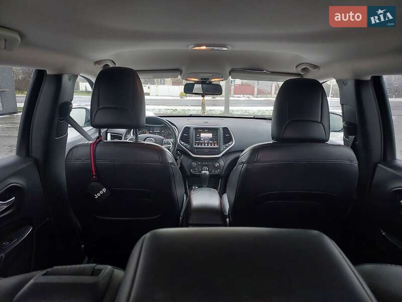 Внедорожник / Кроссовер Jeep Cherokee 2016 в Ужгороде фото 7 Внедорожник / Кроссовер Jeep Cherokee 2016 в Ужгороде