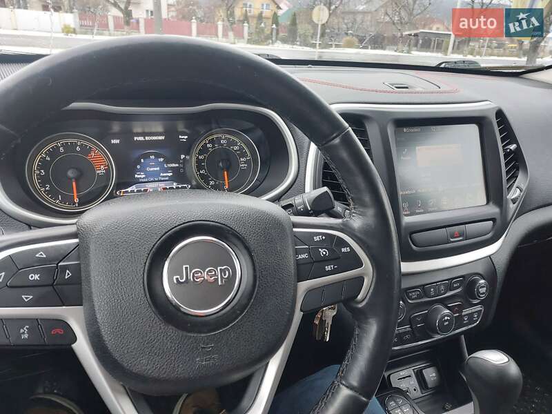 Внедорожник / Кроссовер Jeep Cherokee 2016 в Ужгороде фото 25 Внедорожник / Кроссовер Jeep Cherokee 2016 в Ужгороде