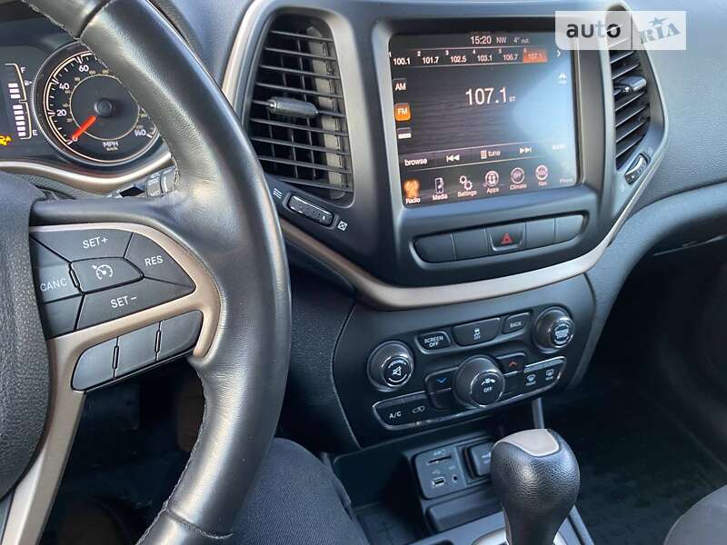 Позашляховик / Кросовер Jeep Cherokee 2014 в Хмельницькому