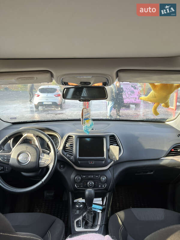 Внедорожник / Кроссовер Jeep Cherokee 2016 в Хмельницком