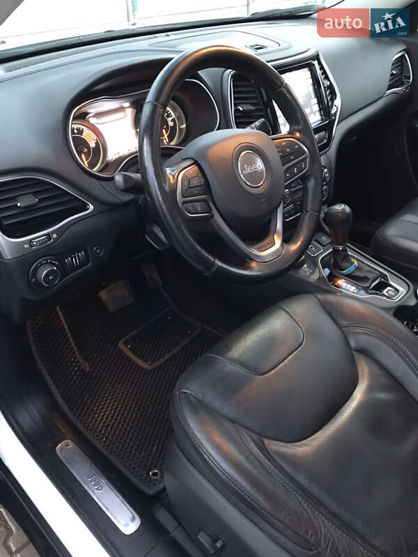 Позашляховик / Кросовер Jeep Cherokee 2020 в Кривому Розі