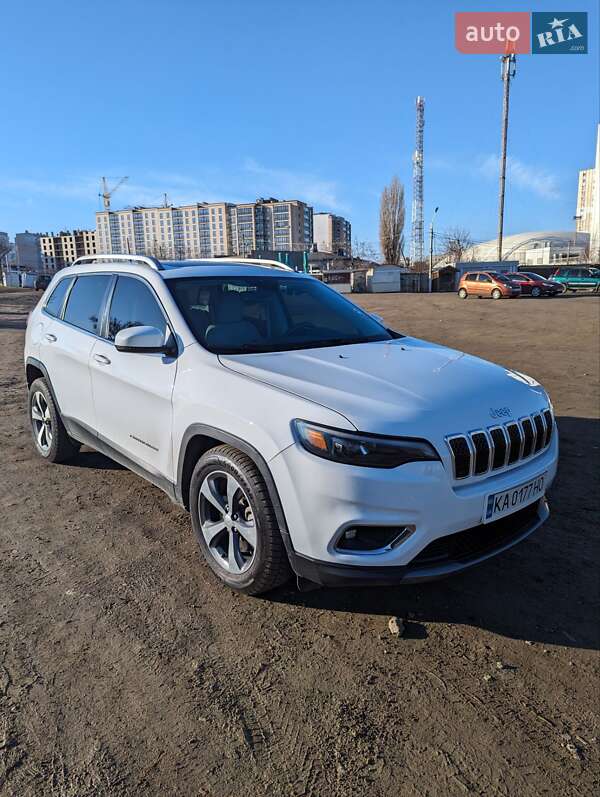 Позашляховик / Кросовер Jeep Cherokee 2019 в 