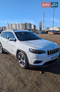 Позашляховик / Кросовер Jeep Cherokee 2019 в 